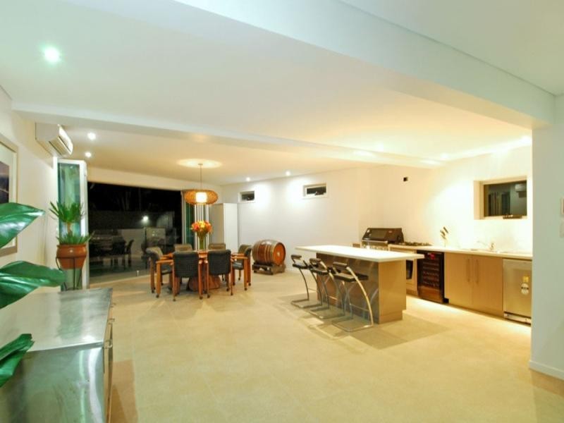 4 Spica Street, Coorparoo QLD 4151