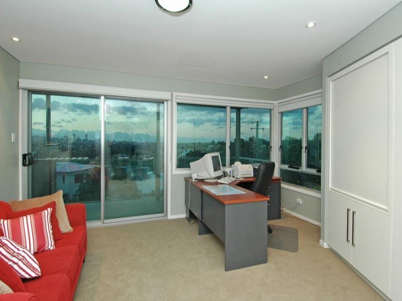 4 Spica Street, Coorparoo QLD 4151