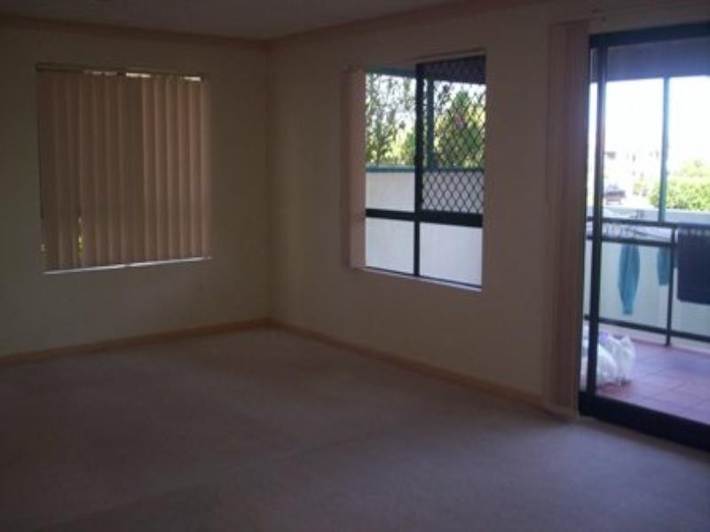 1/540 Old Cleveland Road(Cnr Glanosmond St), Camp Hill QLD 4152