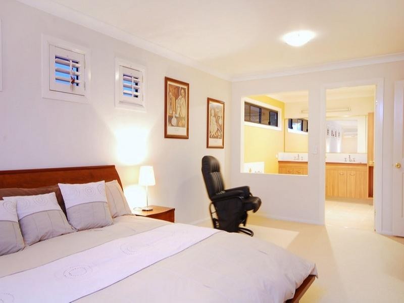 16 Glyn Street, Coorparoo QLD 4151