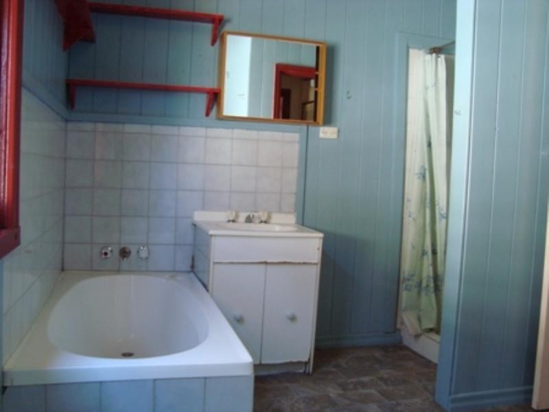 179 Cornwall Street, Greenslopes QLD 4120