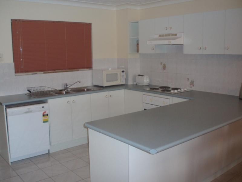 2/46 Robinson Street, Coorparoo QLD 4151