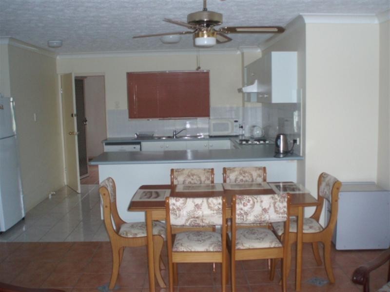 2/46 Robinson Street, Coorparoo QLD 4151