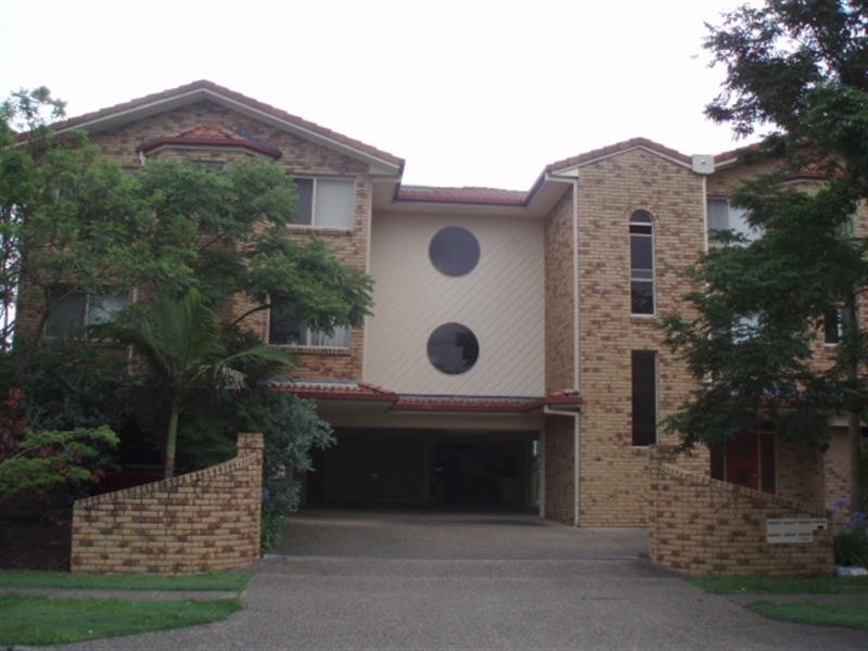 2/46 Robinson Street, Coorparoo QLD 4151