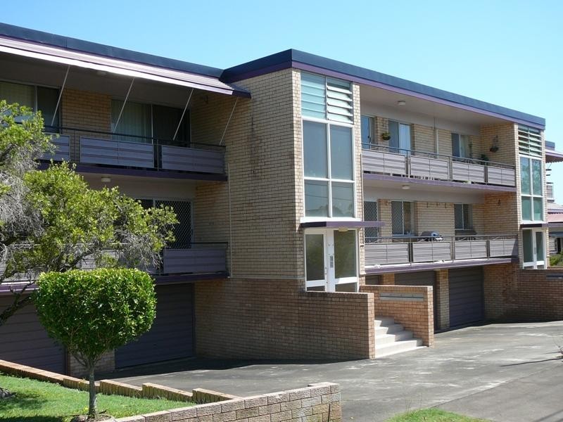 2/220 Cavendish Road, Coorparoo QLD 4151