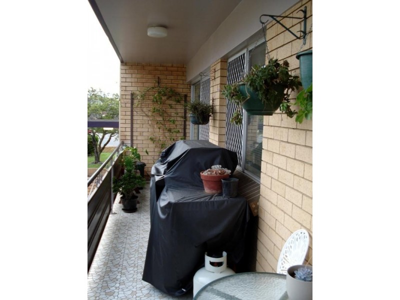 2/220 Cavendish Road, Coorparoo QLD 4151