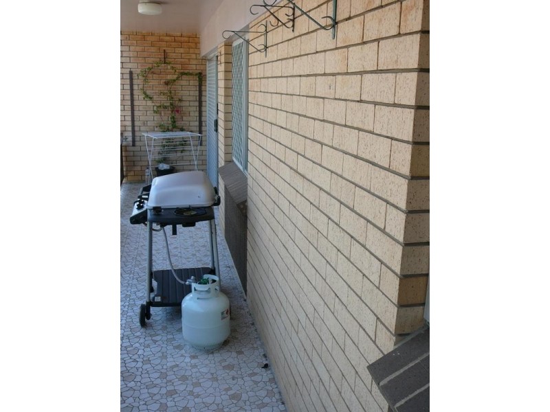 2/220 Cavendish Road, Coorparoo QLD 4151