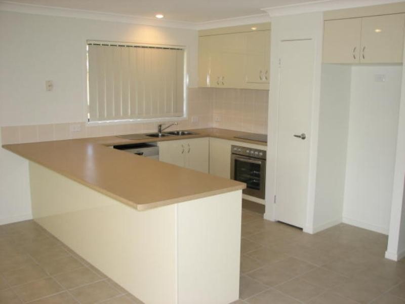 5 Webcke Avenue, Crestmead QLD 4132