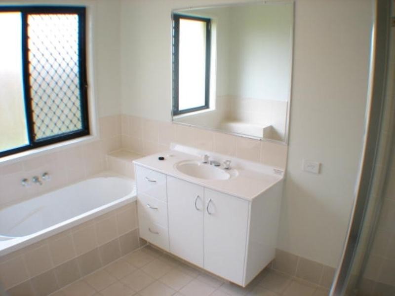 5 Webcke Avenue, Crestmead QLD 4132