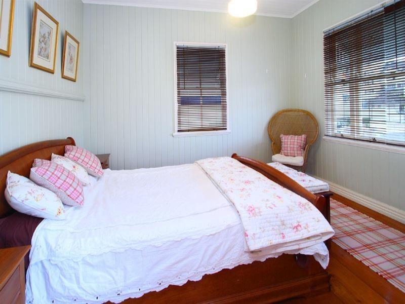 74 Lockerbie Street, Kangaroo Point QLD 4169