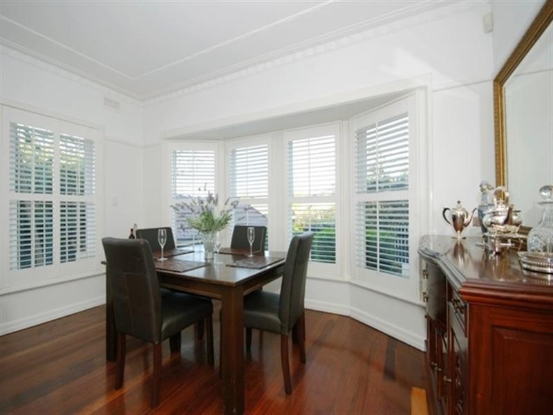 10 Barradine Street, Greenslopes QLD 4120