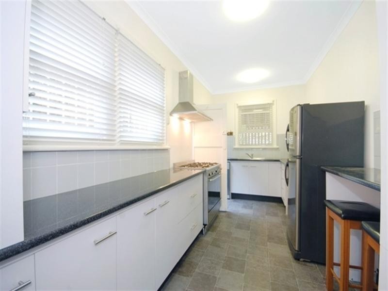 10 Barradine Street, Greenslopes QLD 4120