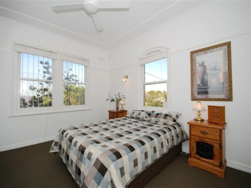 10 Barradine Street, Greenslopes QLD 4120