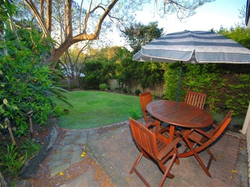 10 Barradine Street, Greenslopes QLD 4120