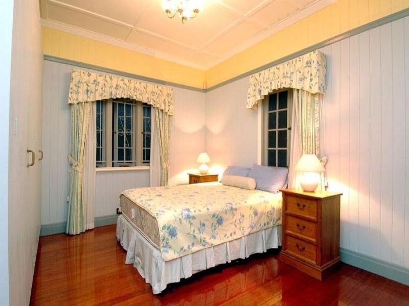 17 Rees Avenue, Coorparoo QLD 4151