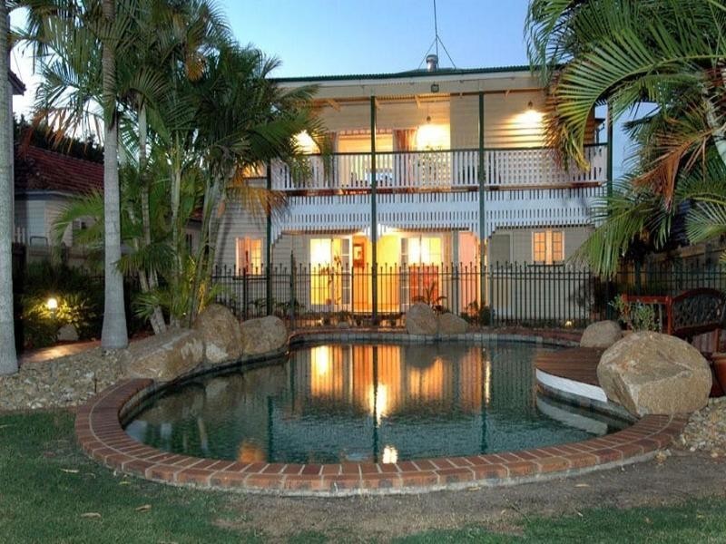 17 Rees Avenue, Coorparoo QLD 4151