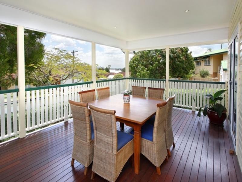 8 Meteor Street, Coorparoo QLD 4151