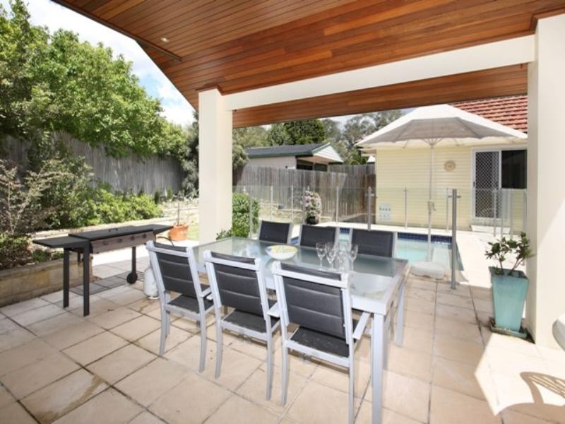 8 Meteor Street, Coorparoo QLD 4151