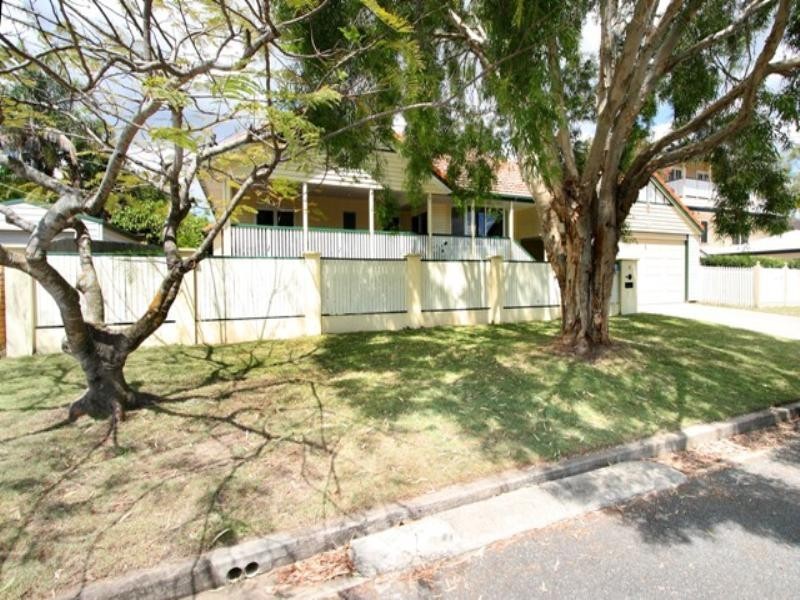 8 Meteor Street, Coorparoo QLD 4151