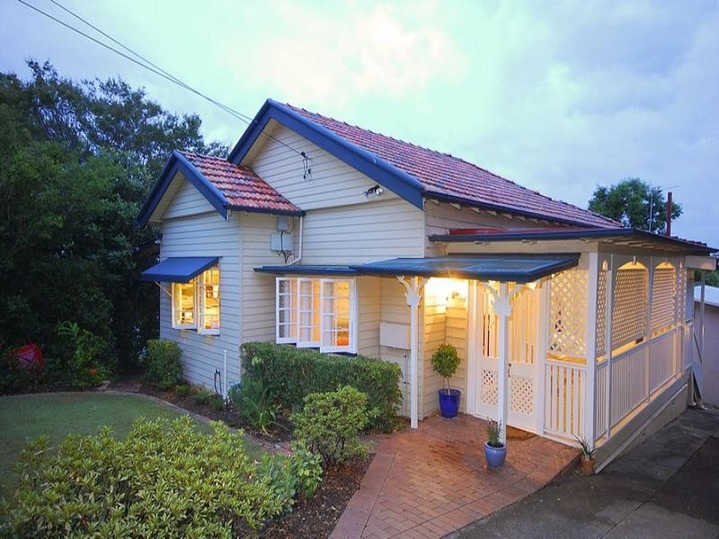 15 Geelong Avenue, Holland Park QLD 4121