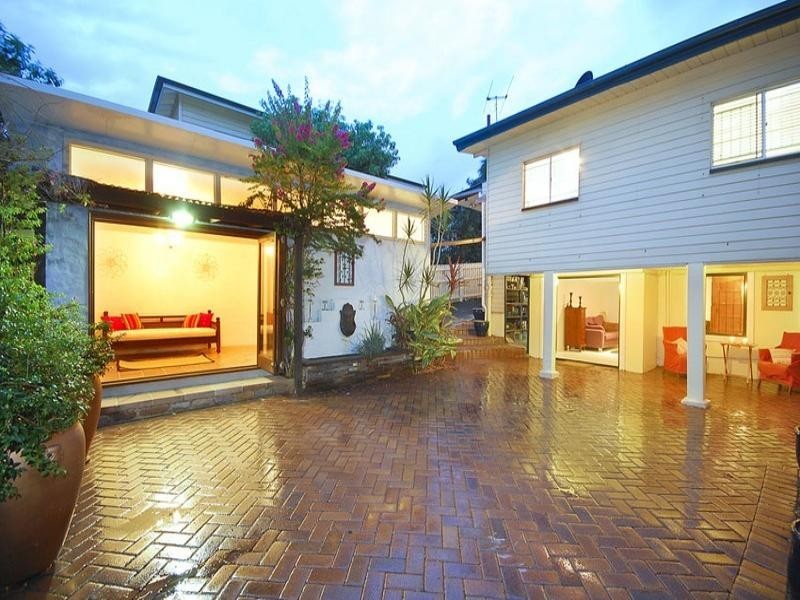 15 Geelong Avenue, Holland Park QLD 4121