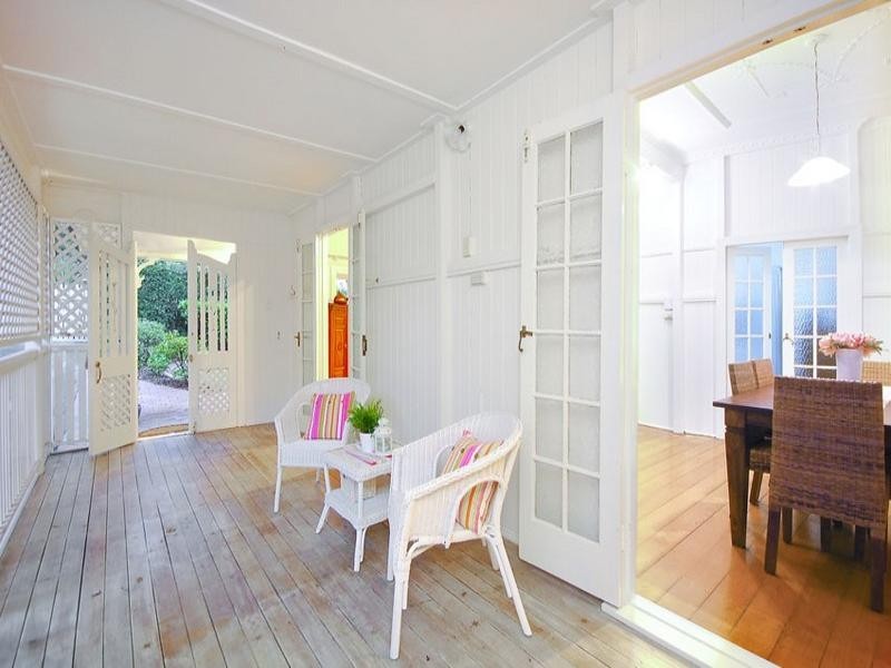 15 Geelong Avenue, Holland Park QLD 4121