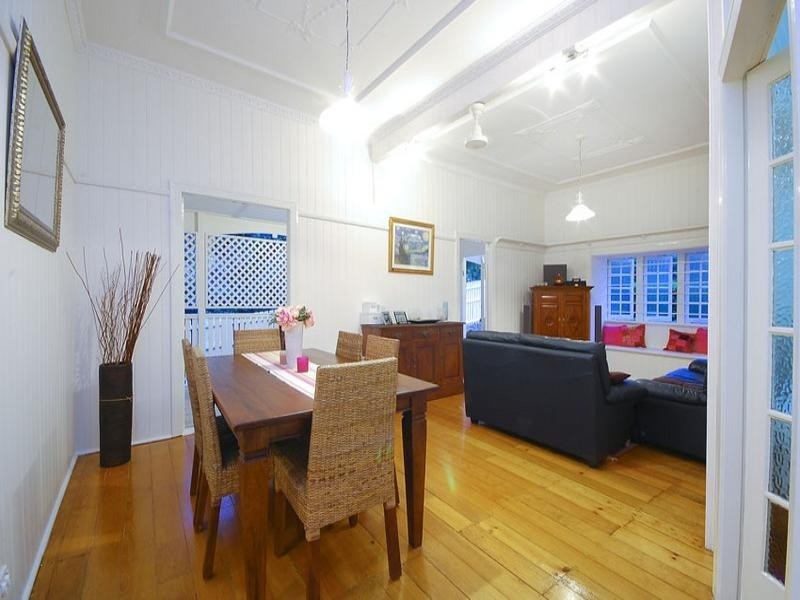 15 Geelong Avenue, Holland Park QLD 4121