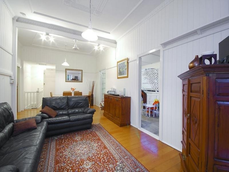 15 Geelong Avenue, Holland Park QLD 4121