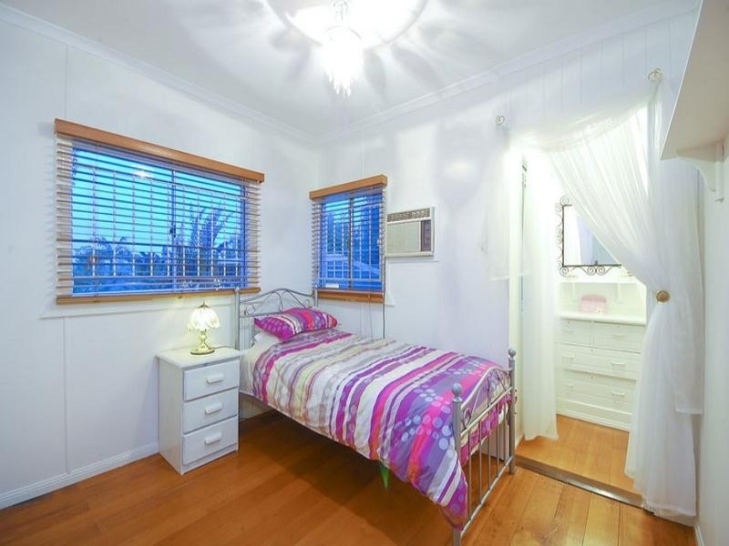 15 Geelong Avenue, Holland Park QLD 4121