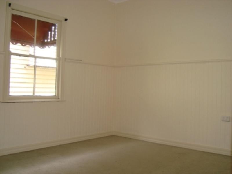 179 Cornwall Street, Greenslopes QLD 4120