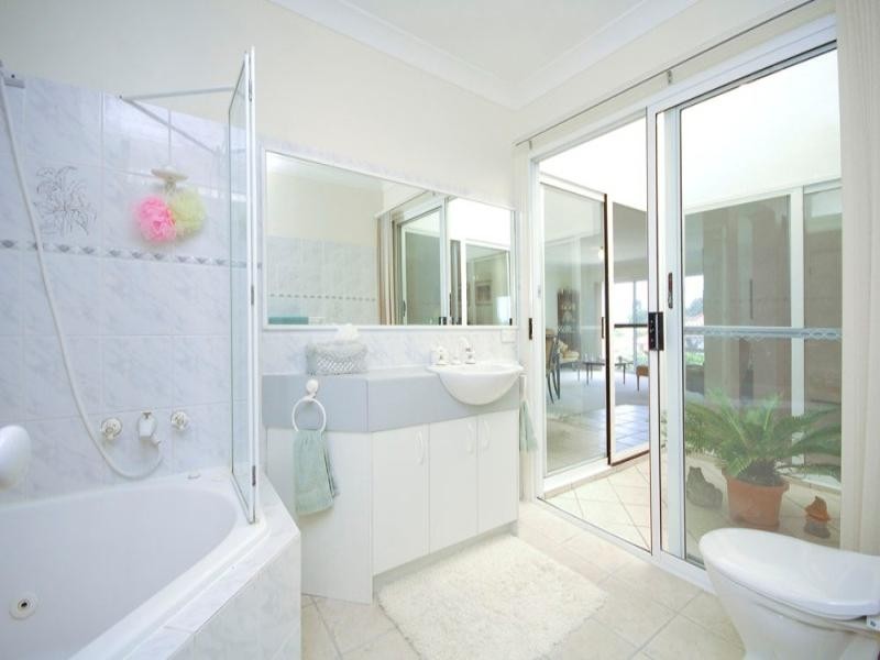 9 Christina Place, Belmont QLD 4153