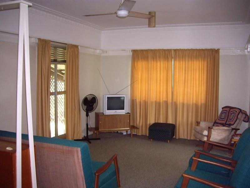 10 Arrowsmith Street, Camp Hill QLD 4152