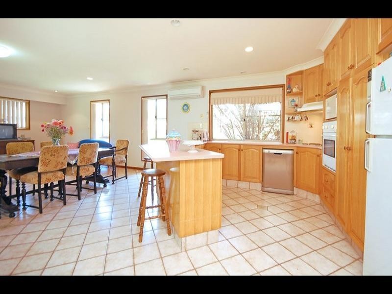 4 Oprah Place, Belmont QLD 4153