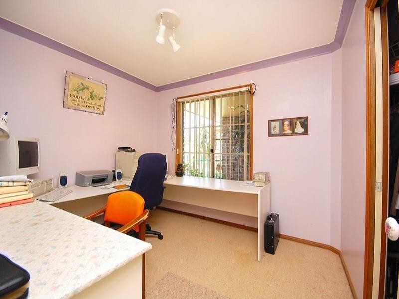 4 Oprah Place, Belmont QLD 4153