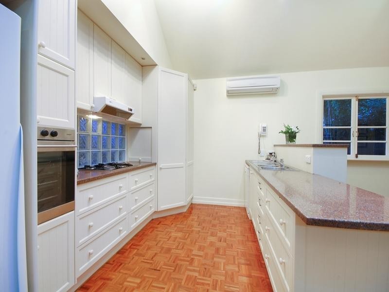 24 Solar Street, Coorparoo QLD 4151