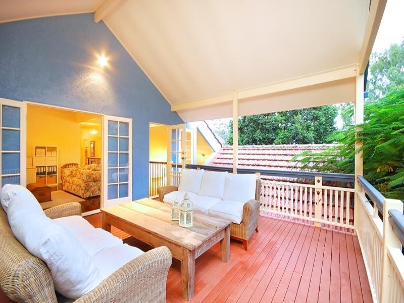 24 Solar Street, Coorparoo QLD 4151