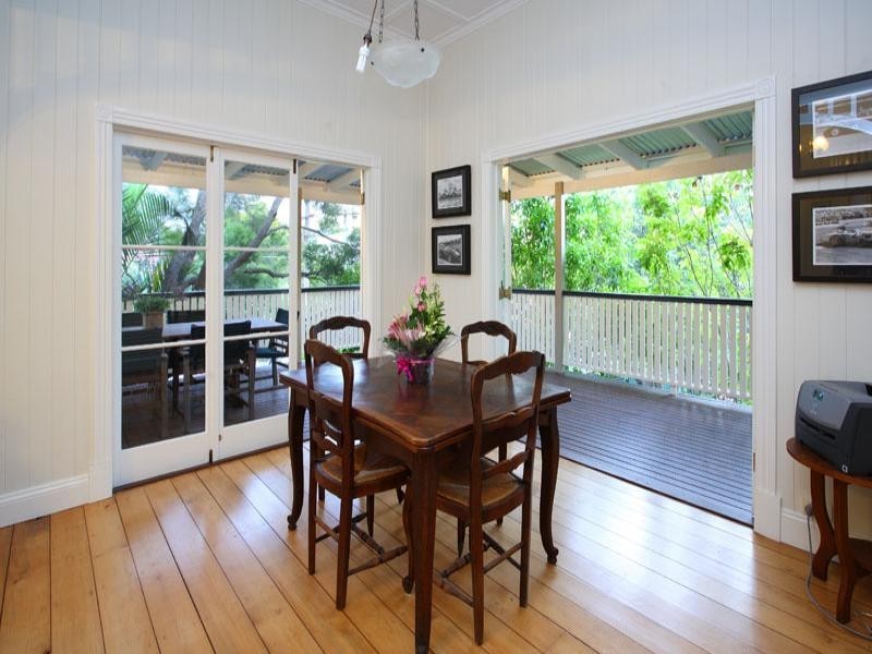 4 Dorothy Street, Camp Hill QLD 4152