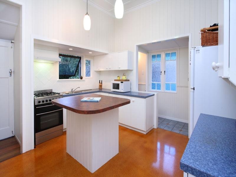 4 Dorothy Street, Camp Hill QLD 4152