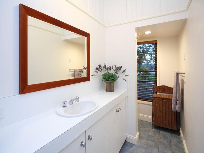 4 Dorothy Street, Camp Hill QLD 4152