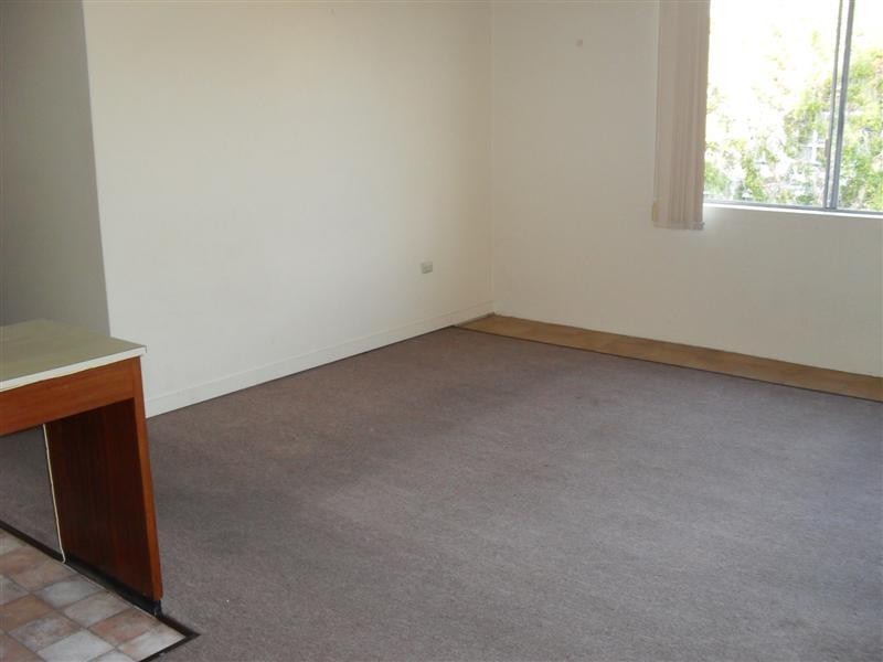 8/387 Cavendish Road, Coorparoo QLD 4151