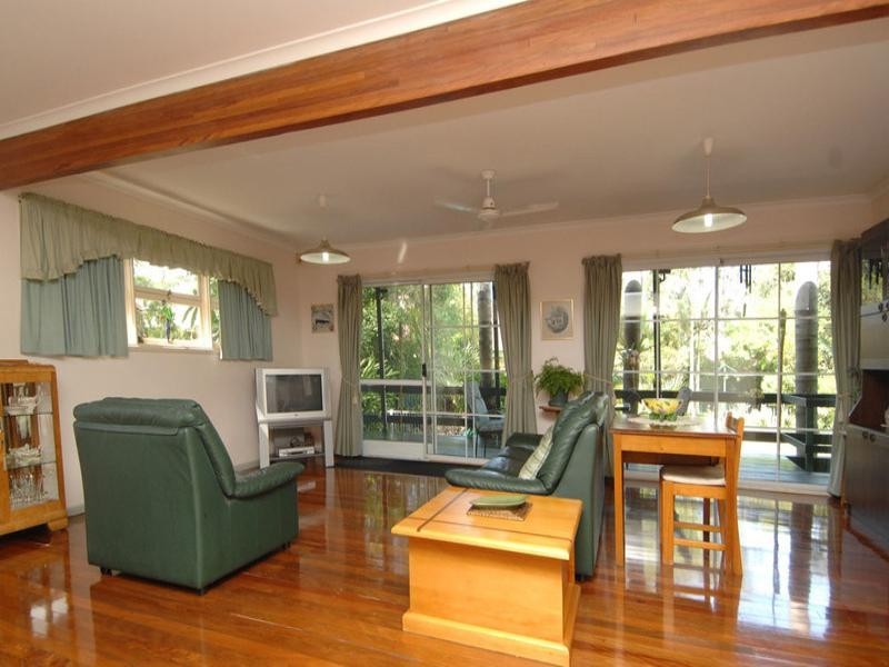 54 Wylma Street, Holland Park QLD 4121