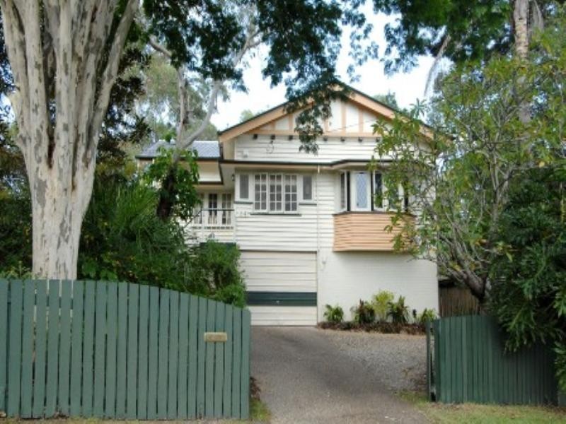 54 Wylma Street, Holland Park QLD 4121