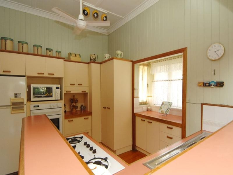 54 Wylma Street, Holland Park QLD 4121