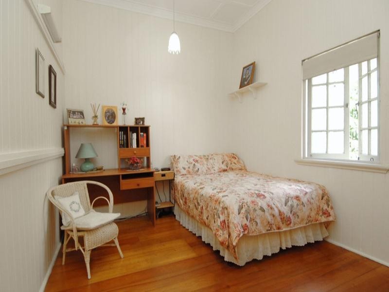 54 Wylma Street, Holland Park QLD 4121