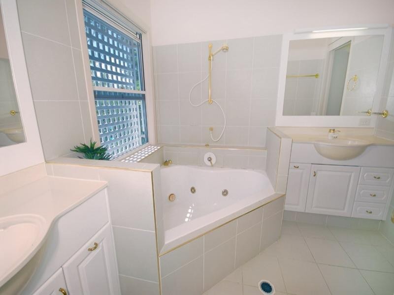 19 Dellwood Street, Nathan QLD 4111