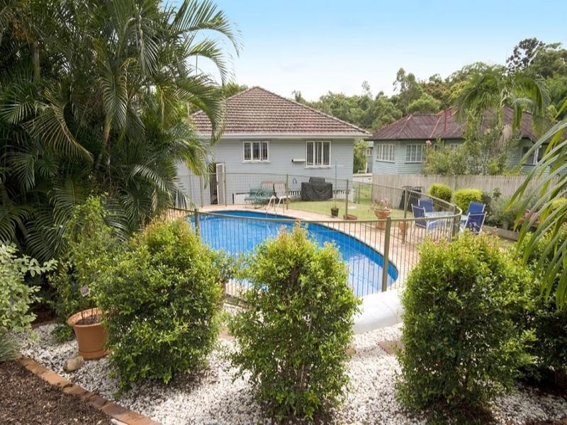 41 Victor Street, Holland Park QLD 4121