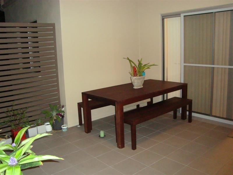 1/298 Cavendish Road, Coorparoo QLD 4151