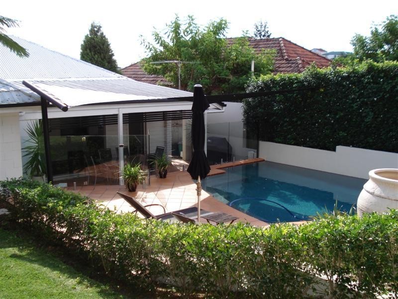 32 Ernest Street, Camp Hill QLD 4152