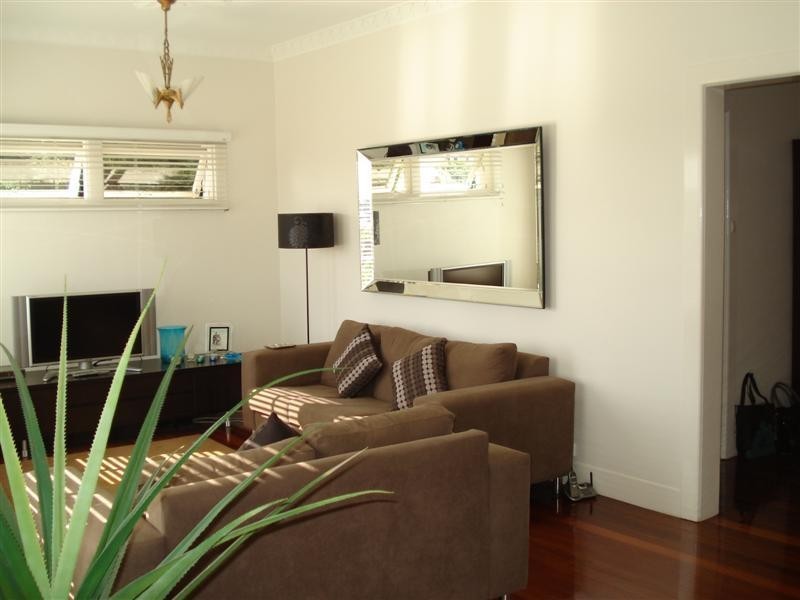 32 Ernest Street, Camp Hill QLD 4152