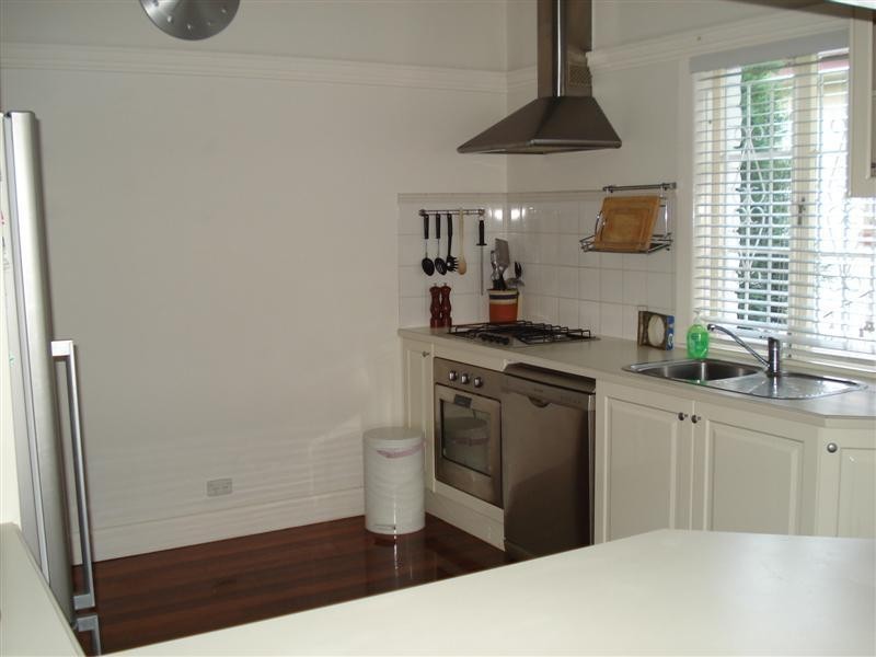 32 Ernest Street, Camp Hill QLD 4152